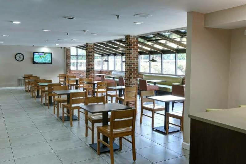 Country Inn & Suites By Radisson, Charlotte I-85 Airport, Nc Bagian luar foto